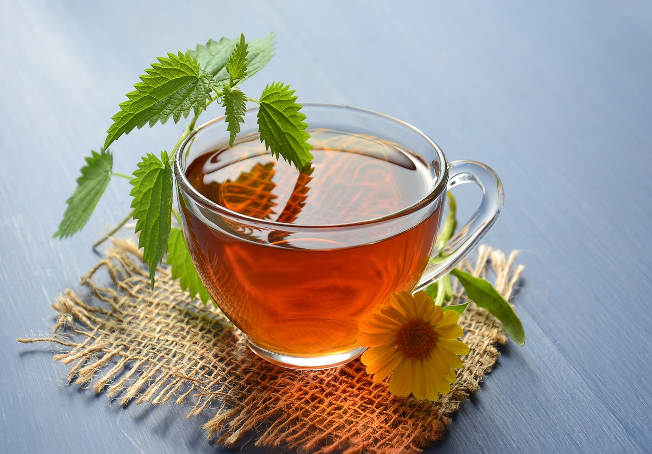 10 Ways Herbal Teas Improve Skin Health